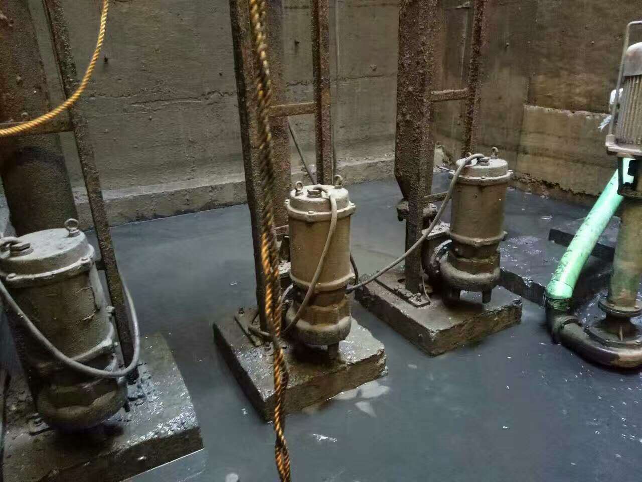 大冶污水池清理